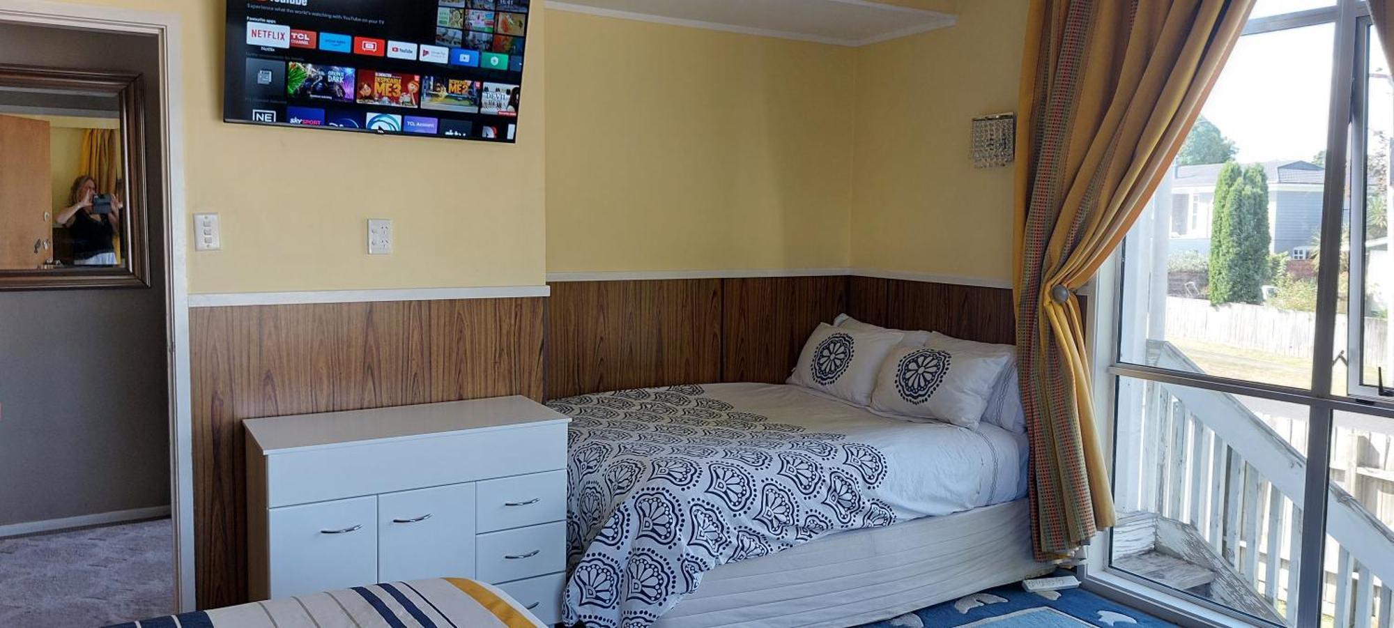 Bed And Breakfast Happy Home Taupo Accommodation Dış mekan fotoğraf