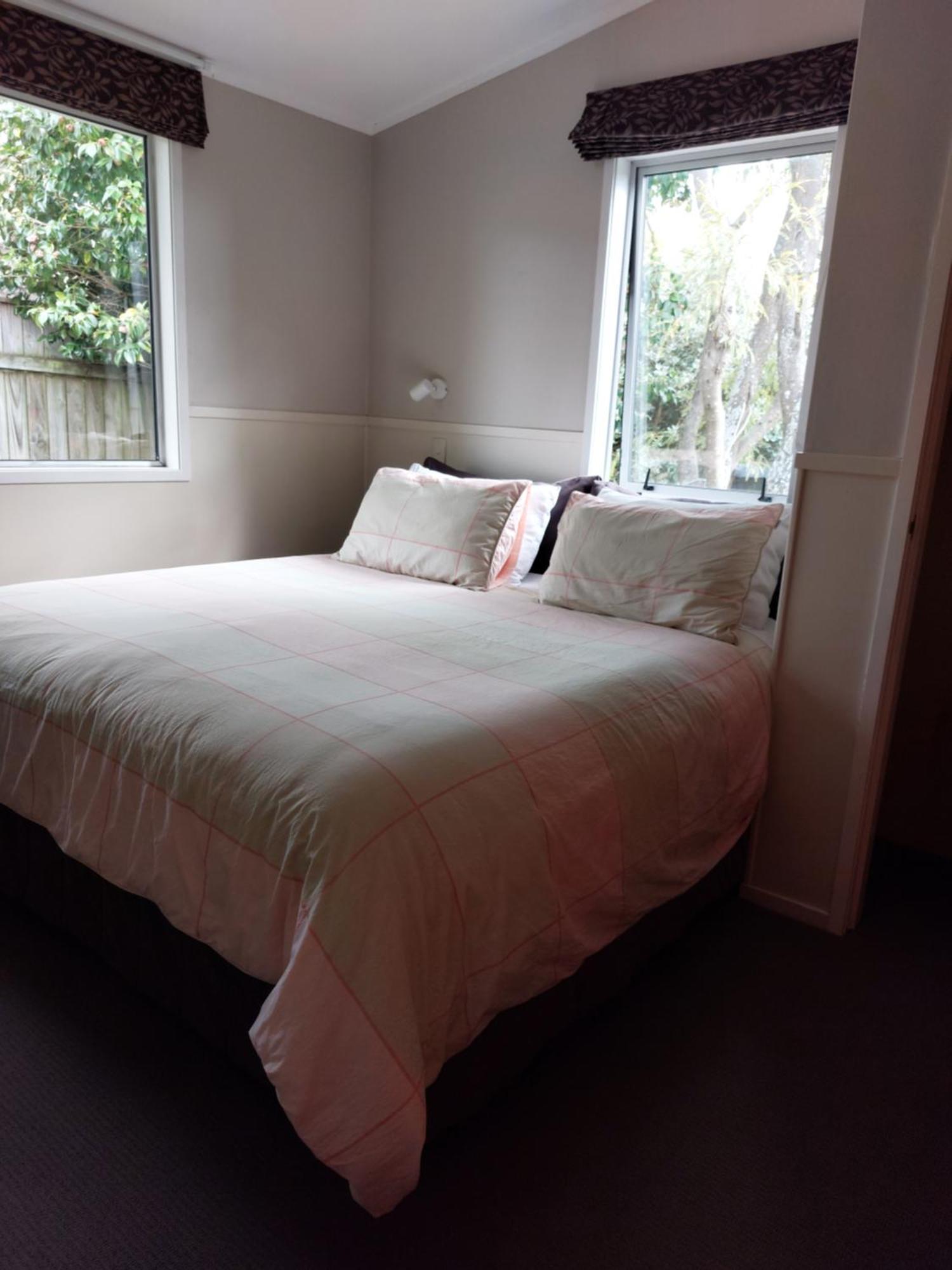 Bed And Breakfast Happy Home Taupo Accommodation Dış mekan fotoğraf