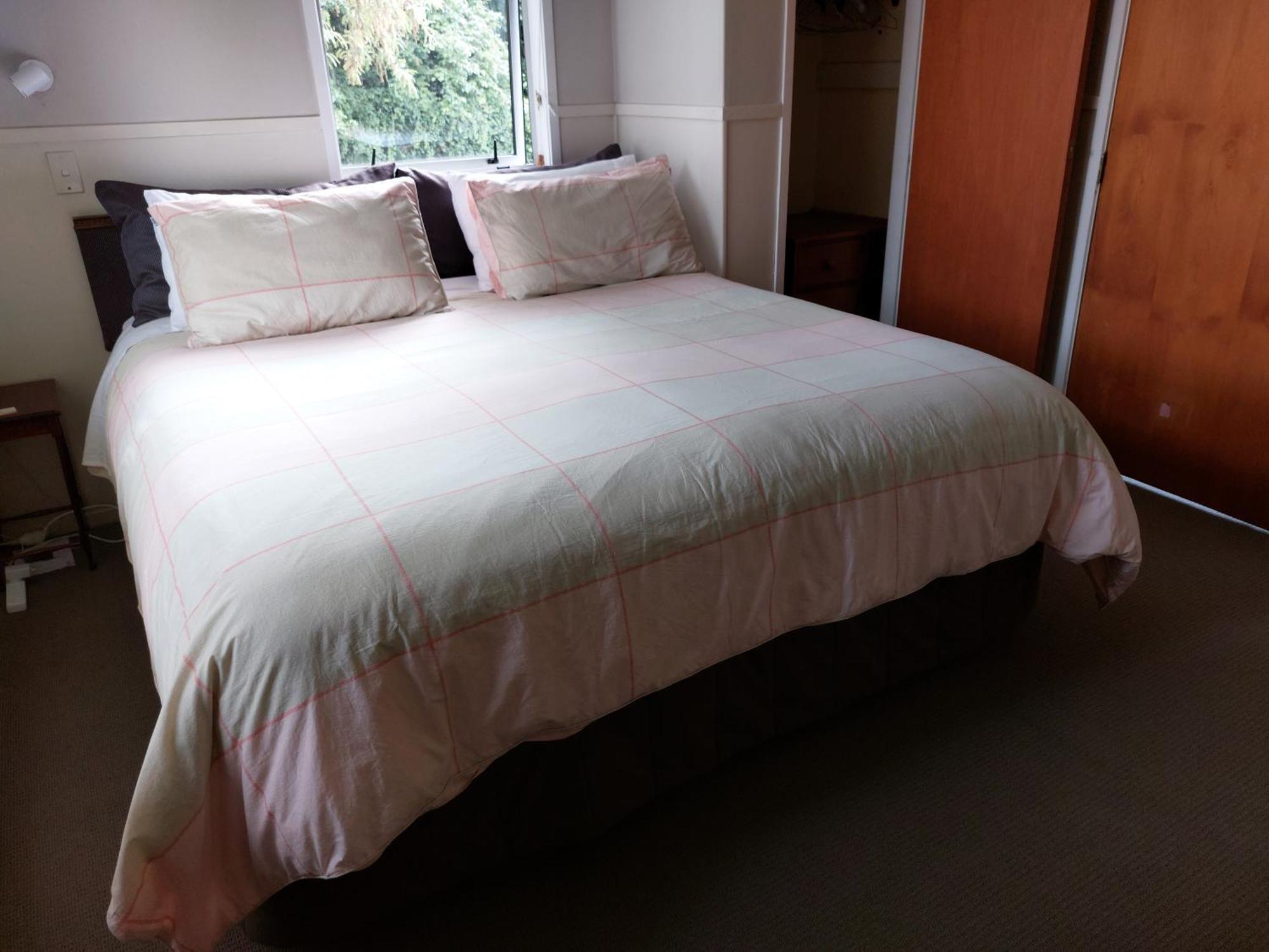 Bed And Breakfast Happy Home Taupo Accommodation Dış mekan fotoğraf