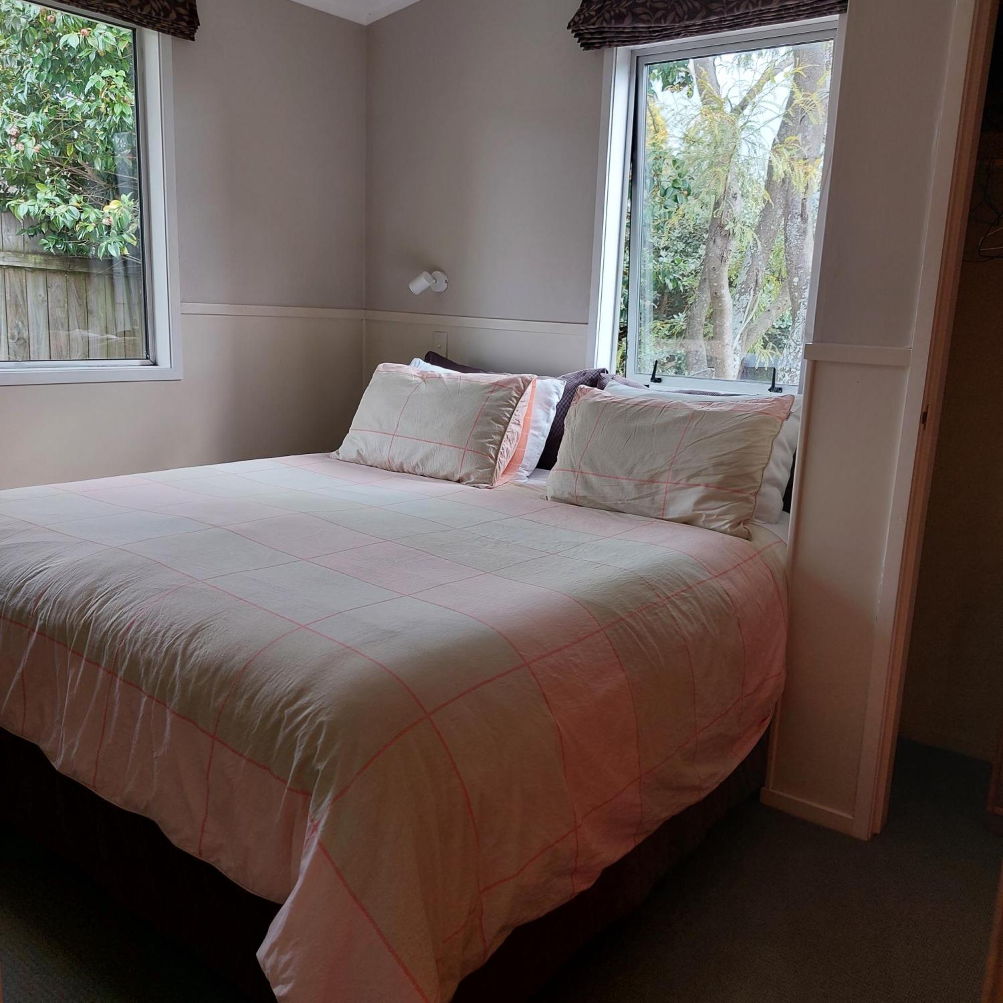 Bed And Breakfast Happy Home Taupo Accommodation Dış mekan fotoğraf