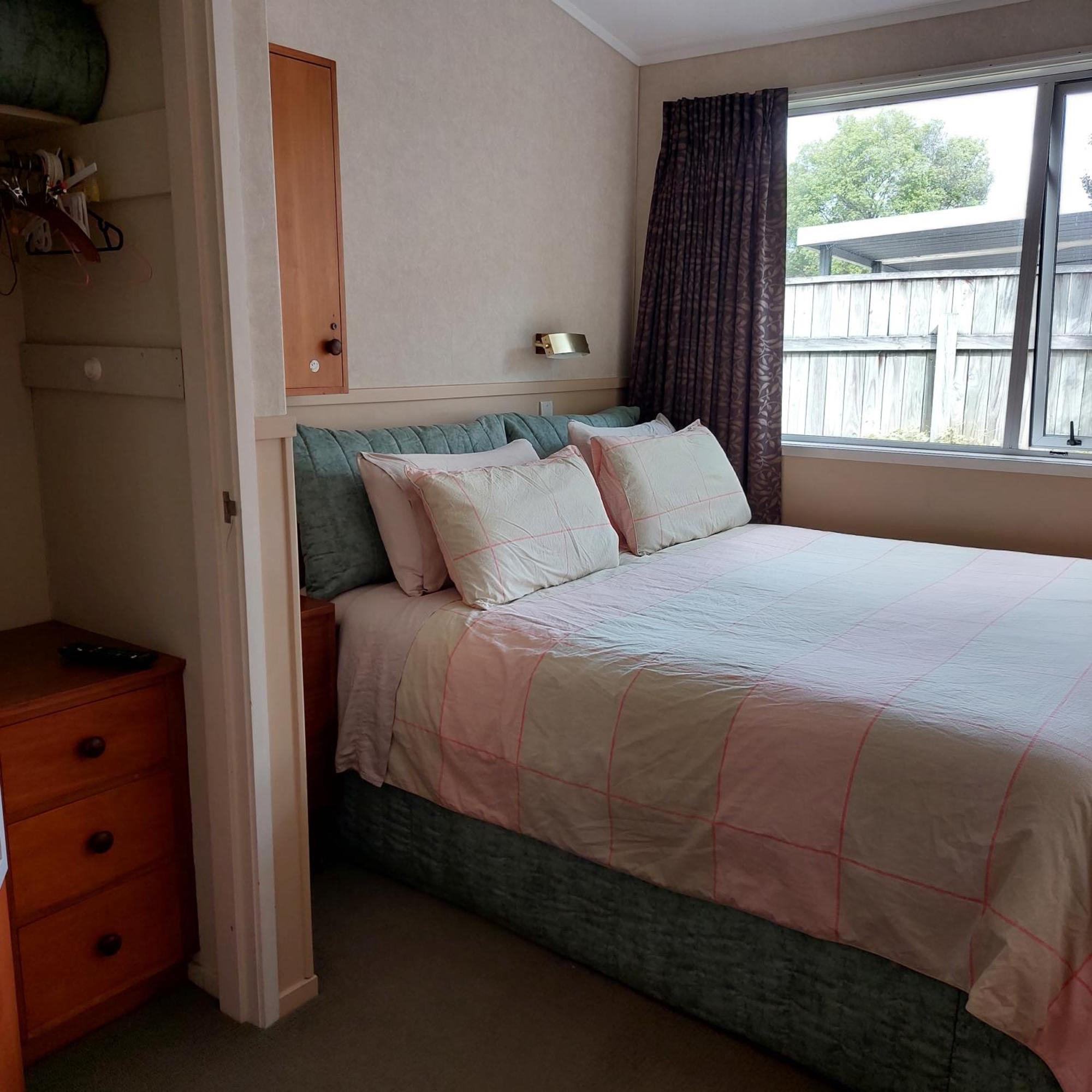 Bed And Breakfast Happy Home Taupo Accommodation Dış mekan fotoğraf