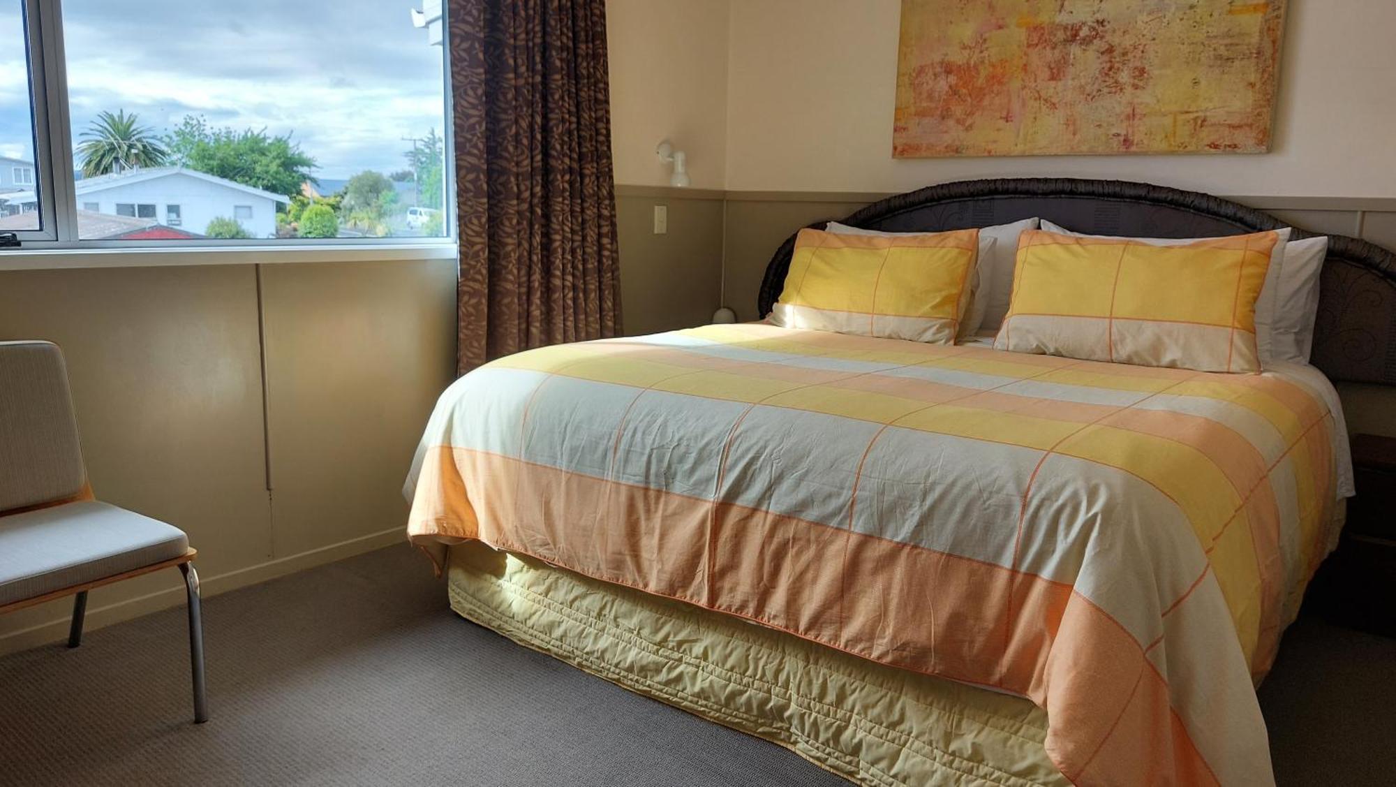 Bed And Breakfast Happy Home Taupo Accommodation Dış mekan fotoğraf