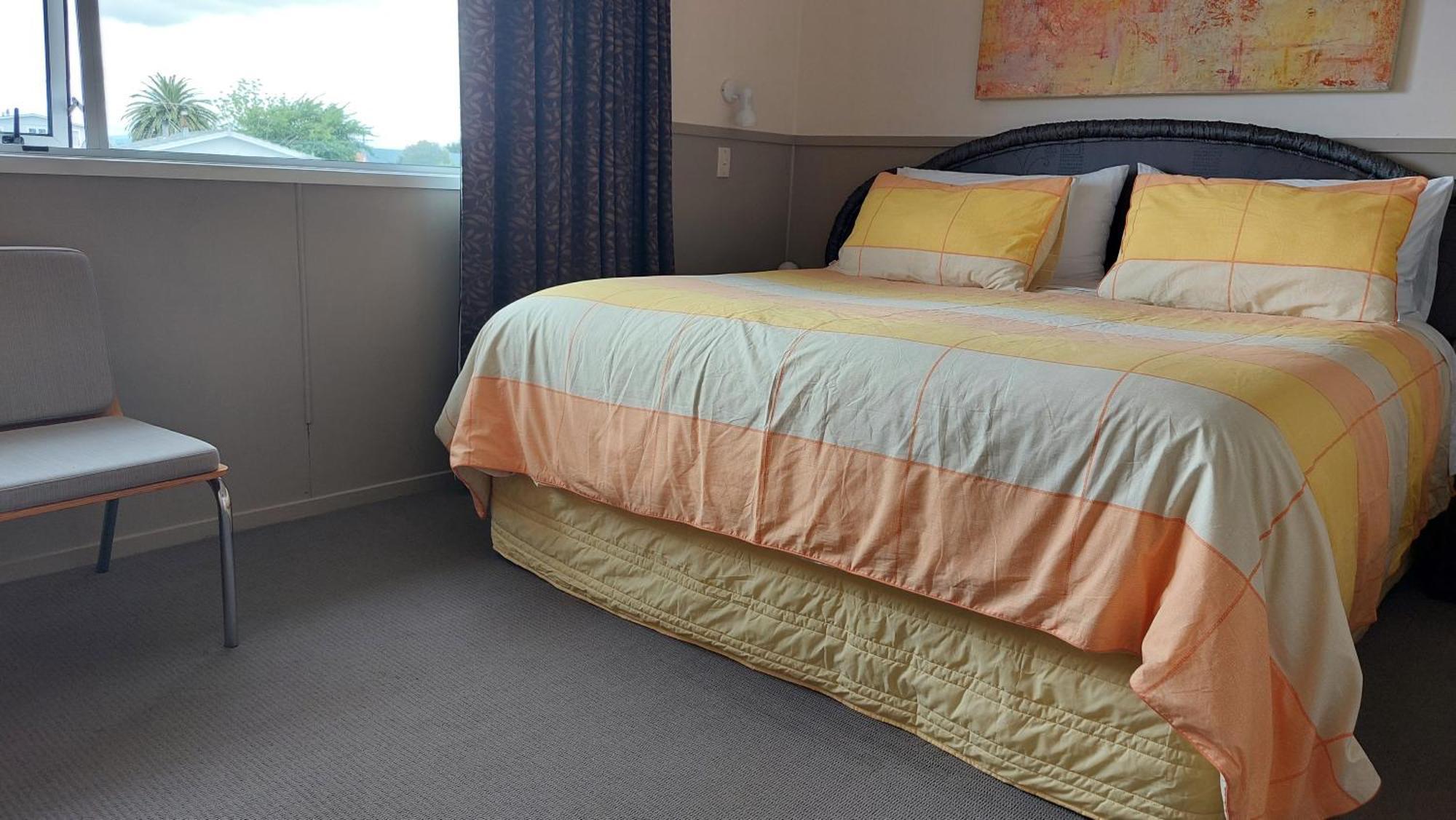 Bed And Breakfast Happy Home Taupo Accommodation Dış mekan fotoğraf