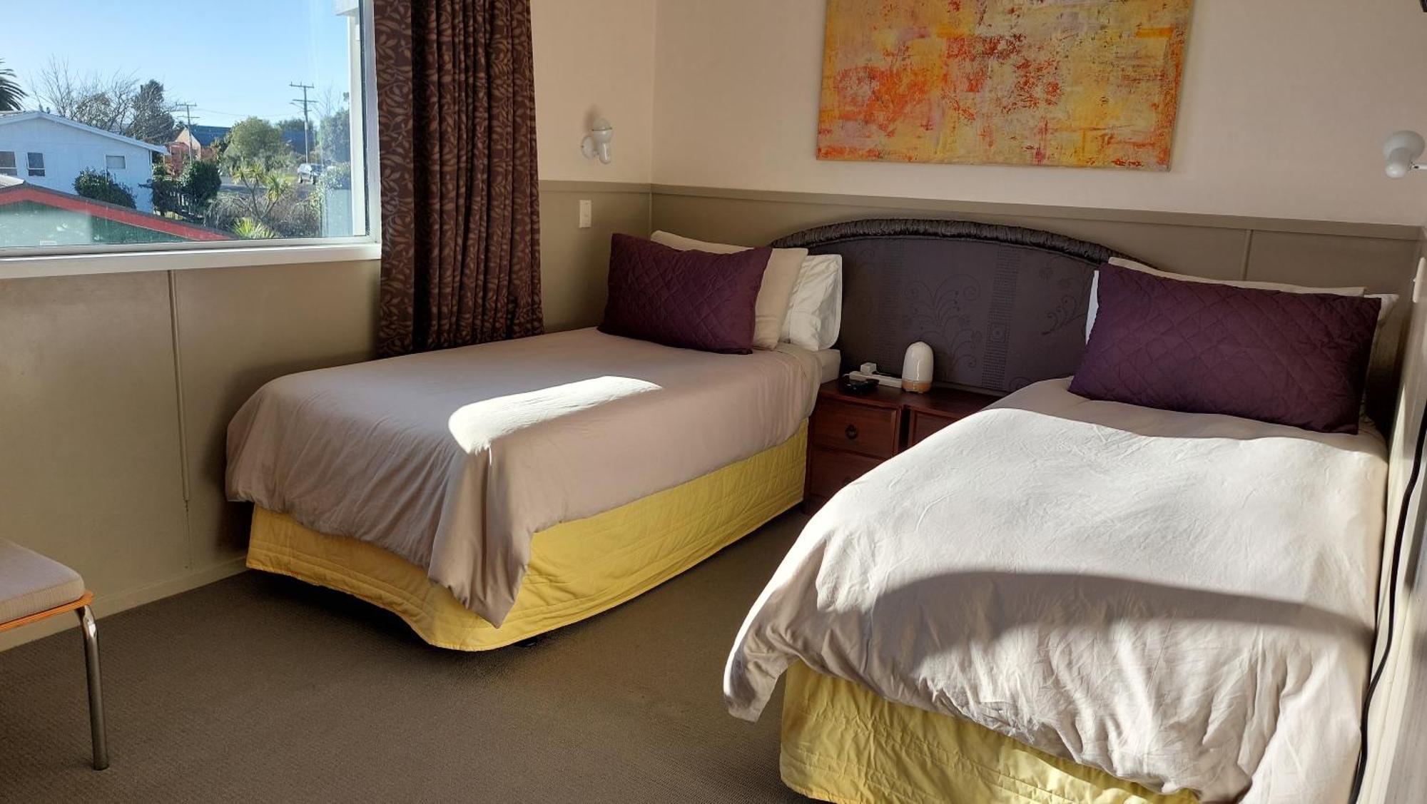 Bed And Breakfast Happy Home Taupo Accommodation Dış mekan fotoğraf