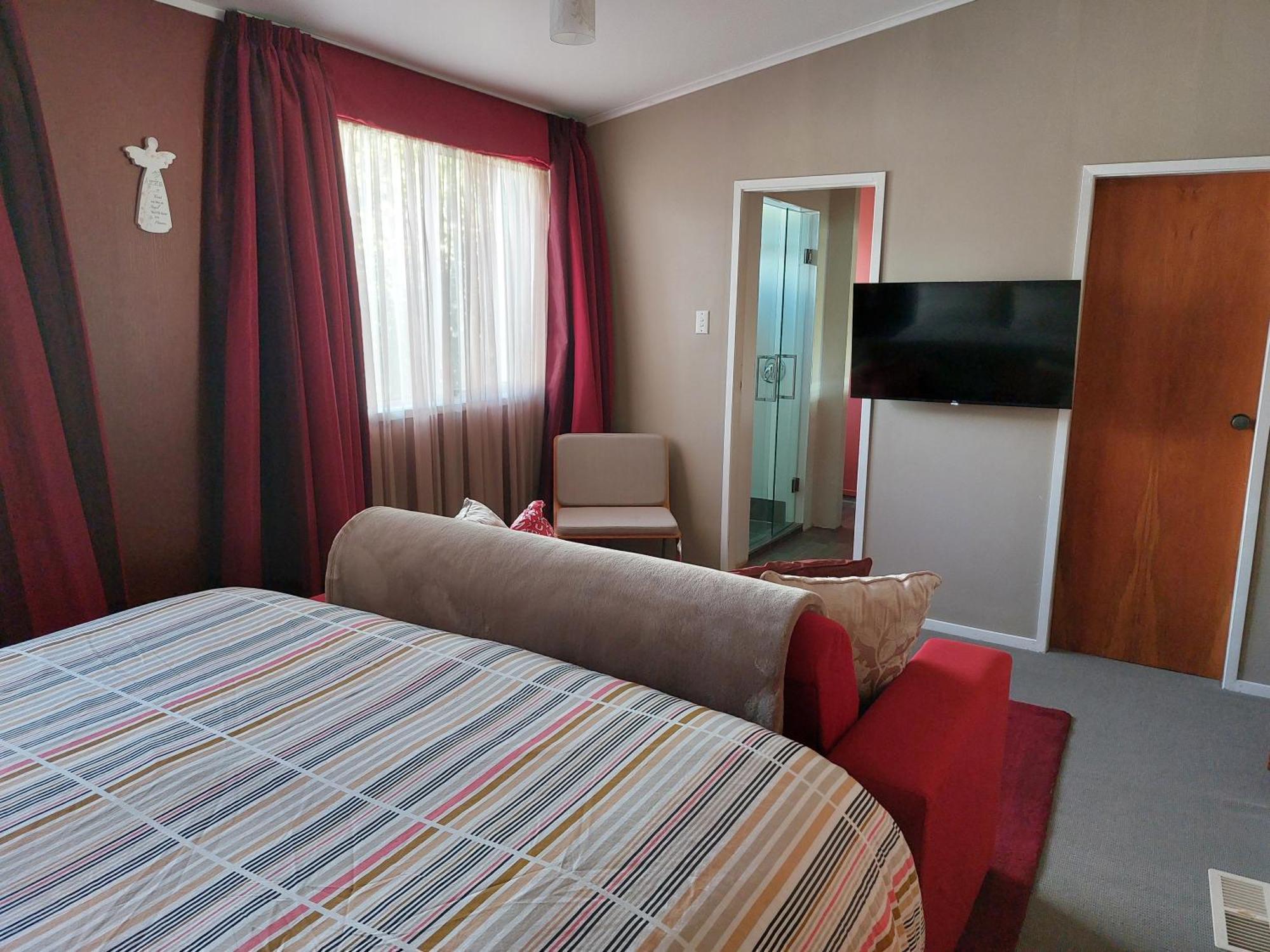 Bed And Breakfast Happy Home Taupo Accommodation Dış mekan fotoğraf