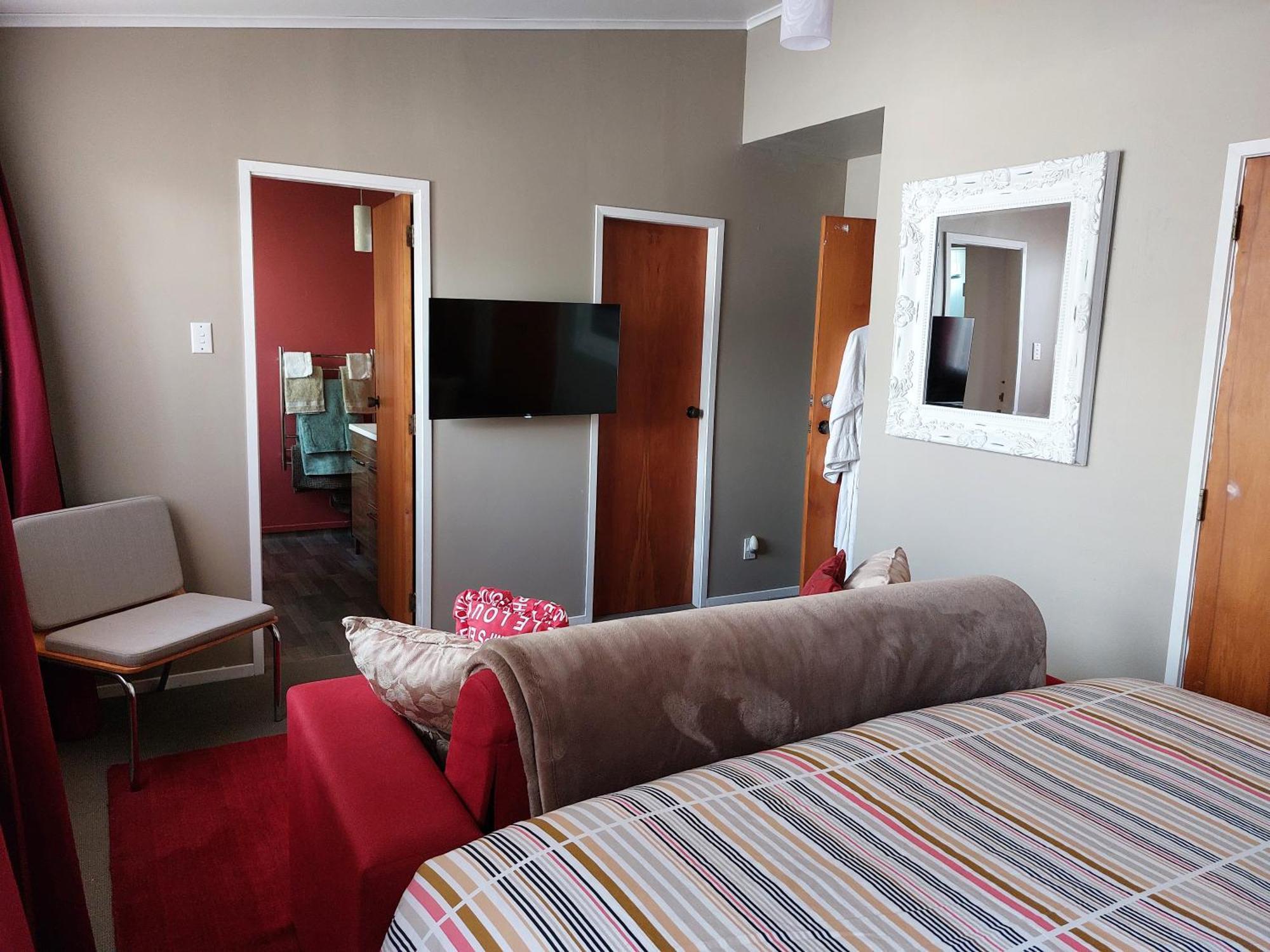 Bed And Breakfast Happy Home Taupo Accommodation Dış mekan fotoğraf