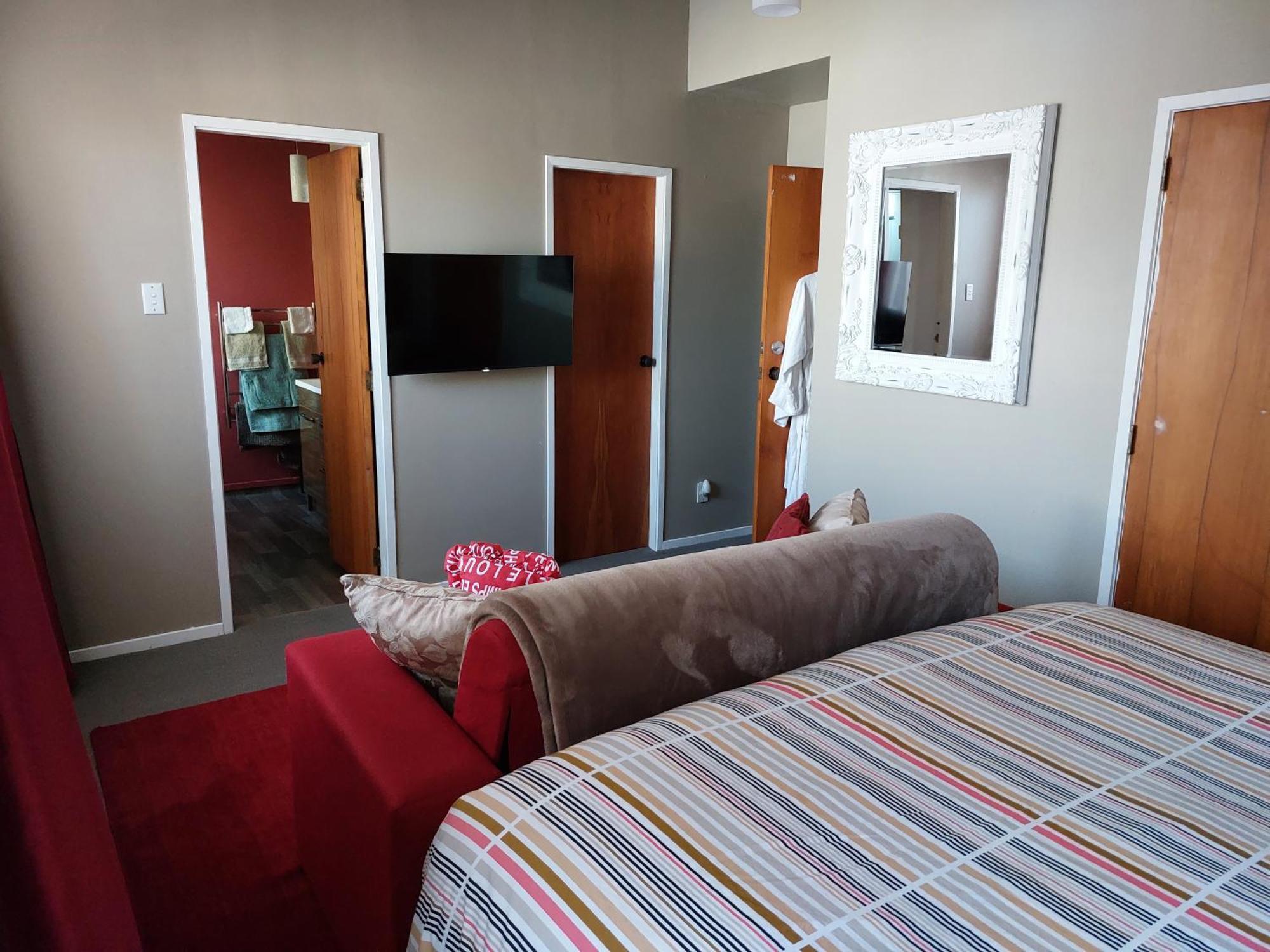Bed And Breakfast Happy Home Taupo Accommodation Dış mekan fotoğraf